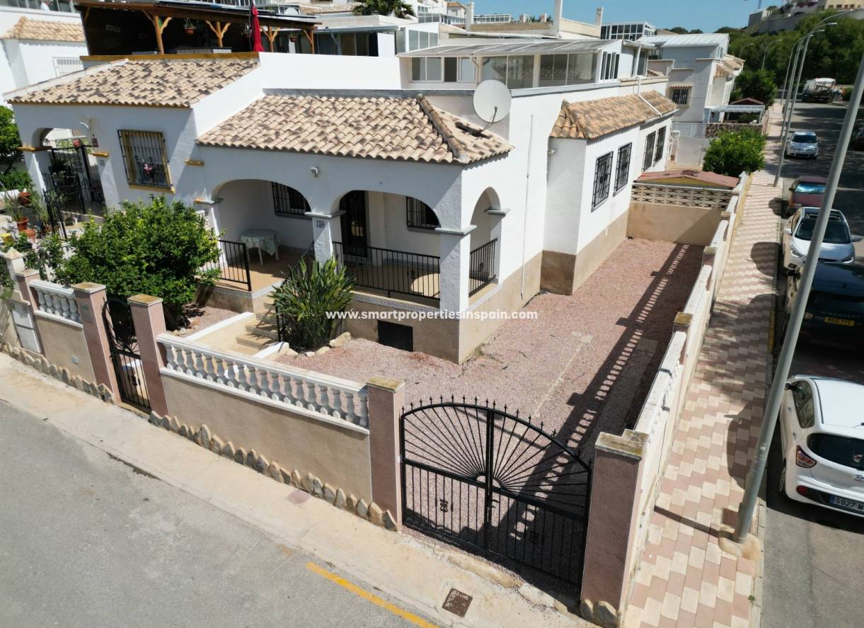 Wederverkoop - Quad Villa - La Marina - Urbanización La Marina