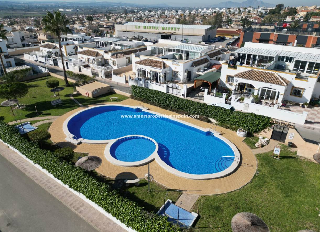 Wederverkoop - Quad Villa - La Marina - Urbanización La Marina