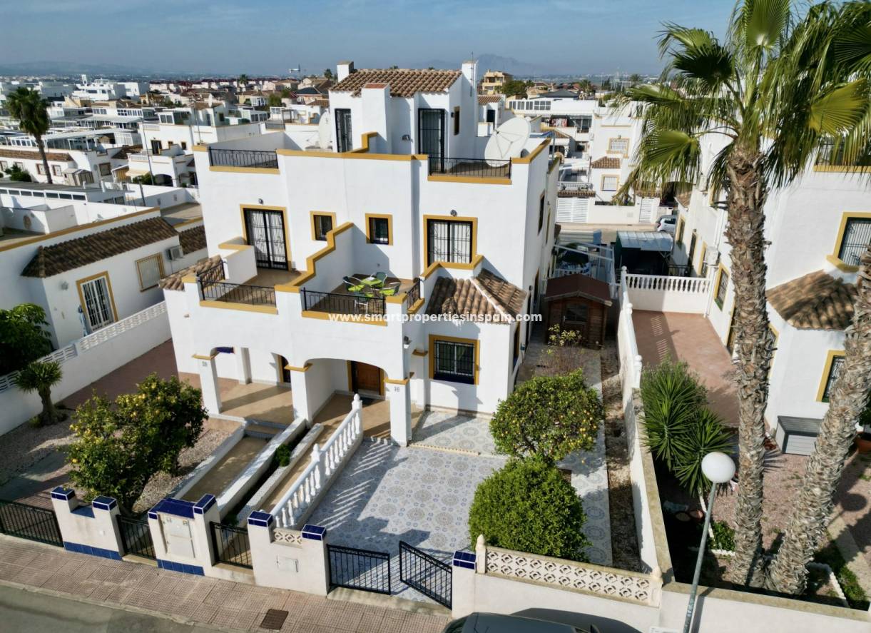 Wederverkoop - Quad Villa - La Marina - Urbanización La Marina