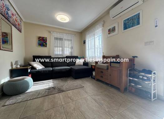 Wederverkoop - Quad Villa - La Marina - Urbanización La Marina