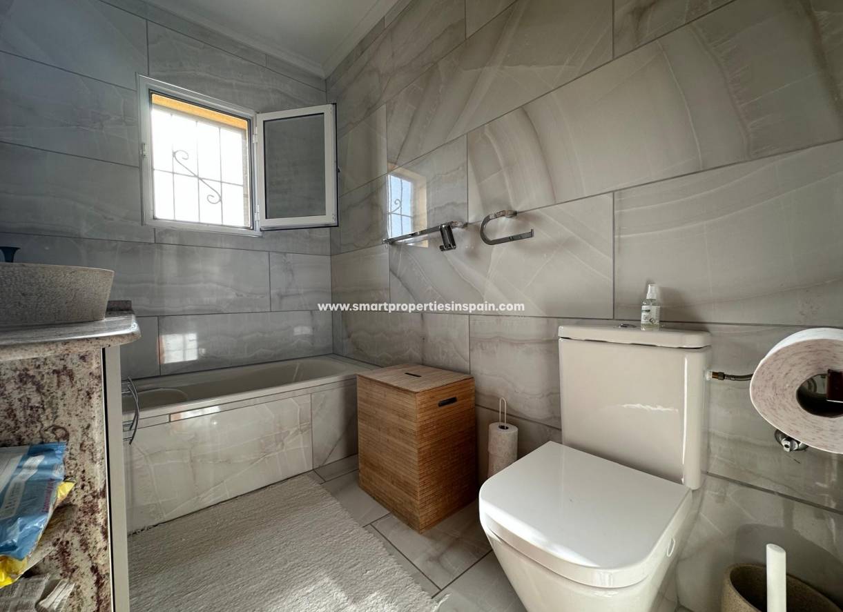 Wederverkoop - Quad Villa - La Marina - Urbanización La Marina