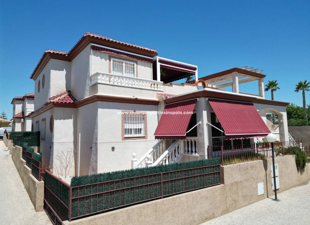 Wederverkoop - Quad Villa - La Marina - Urbanización La Marina