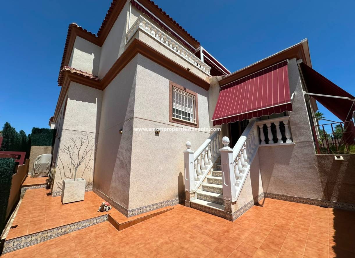 Wederverkoop - Quad Villa - La Marina - Urbanización La Marina