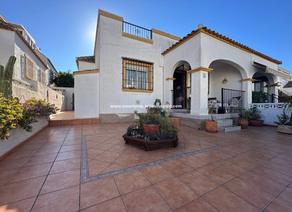 Wederverkoop - Quad Villa - La Marina - Urbanización La Marina