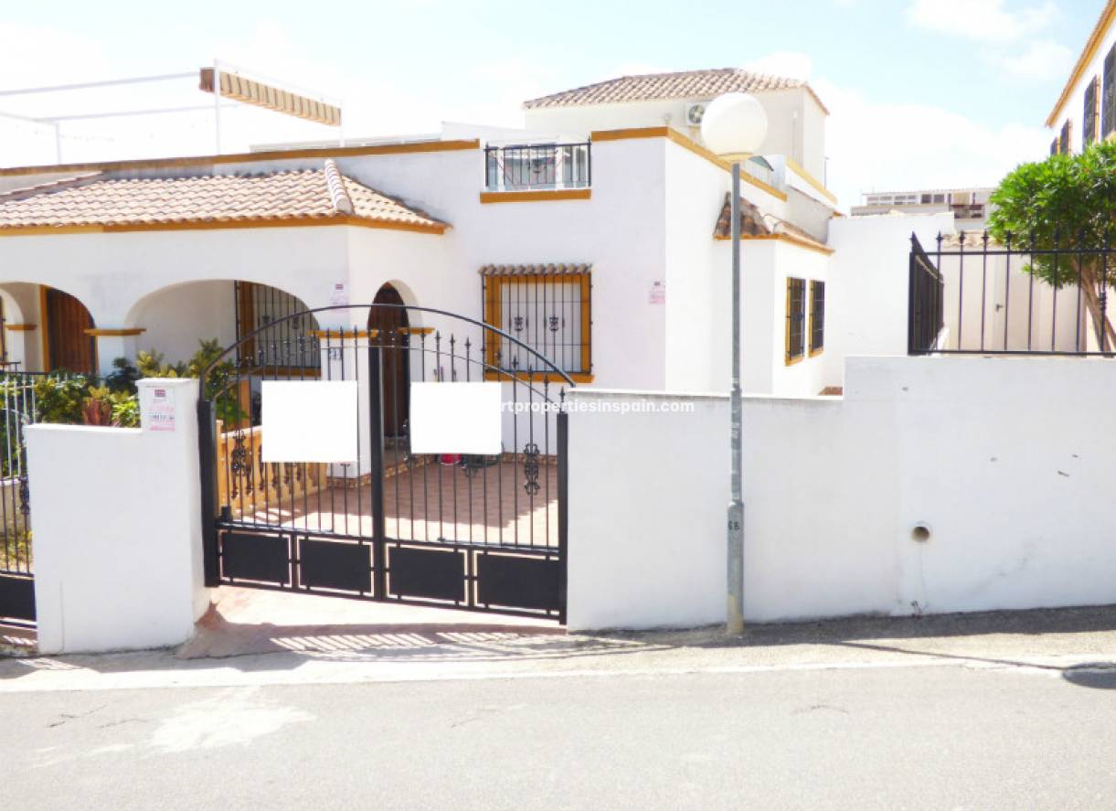 Wederverkoop - Semi Detached House - La Marina - Urbanización La Marina