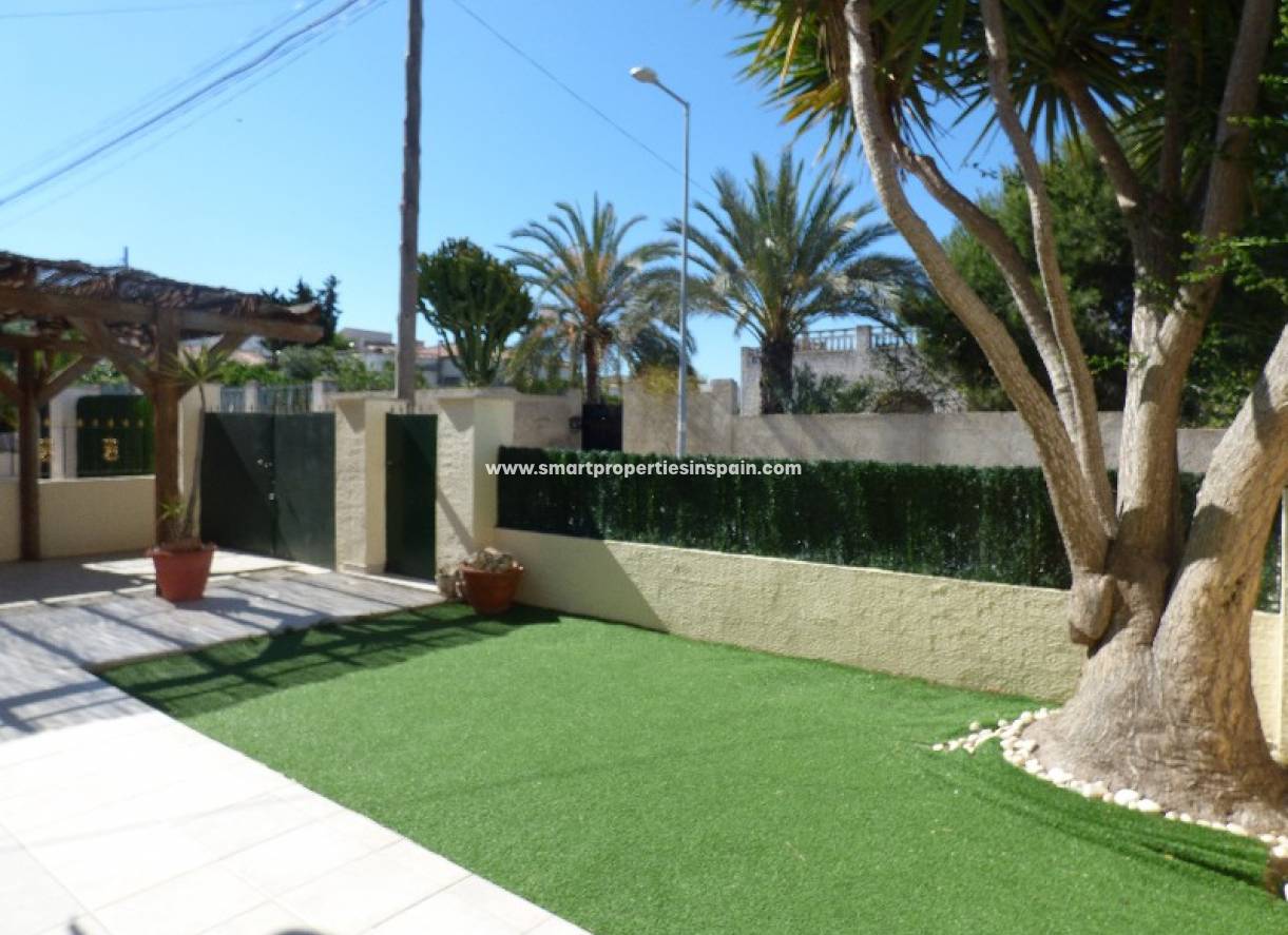 Wederverkoop - Semi Detached House - La Marina - Urbanización La Marina