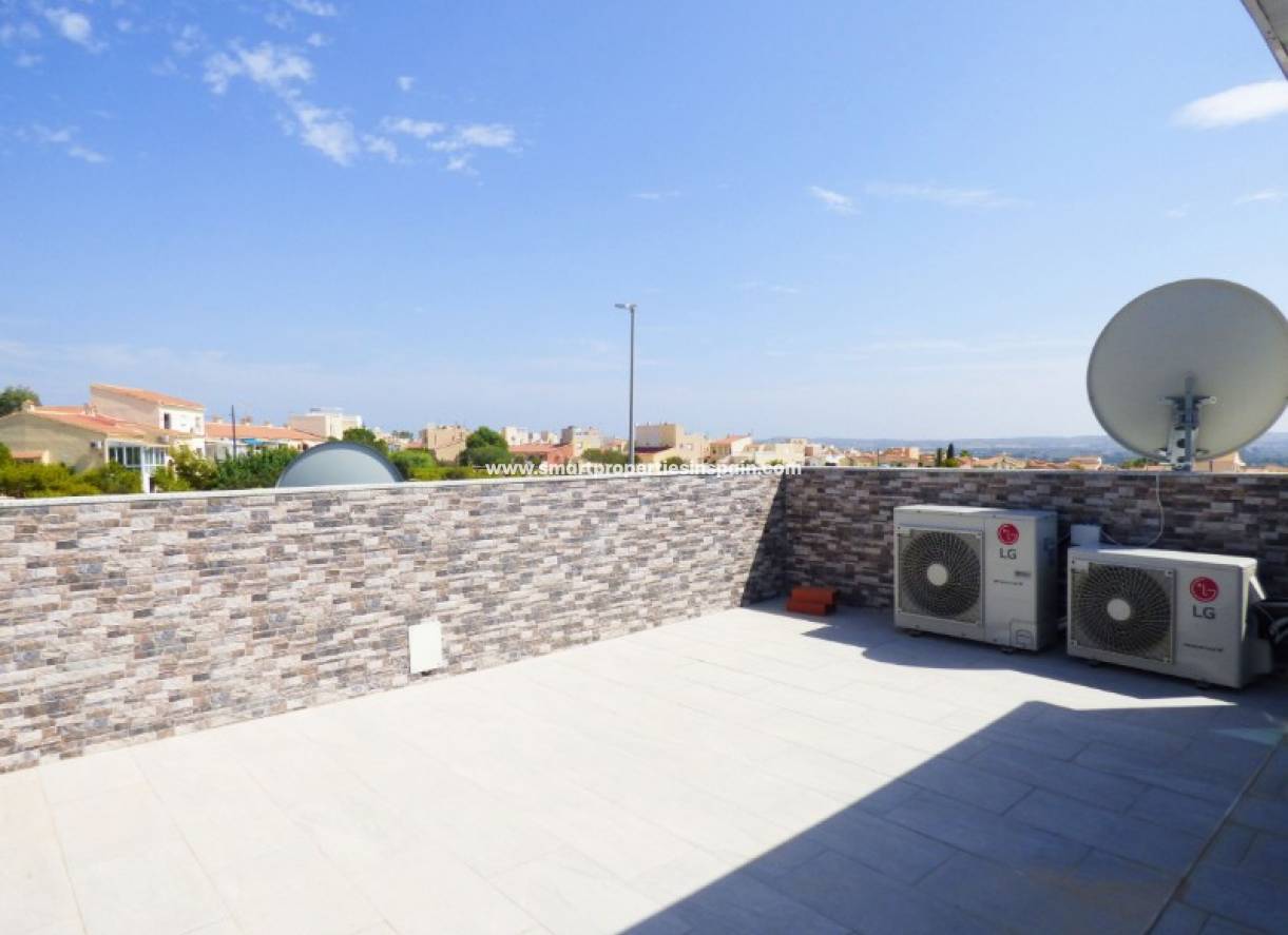 Wederverkoop - Semi Detached House - La Marina - Urbanización La Marina