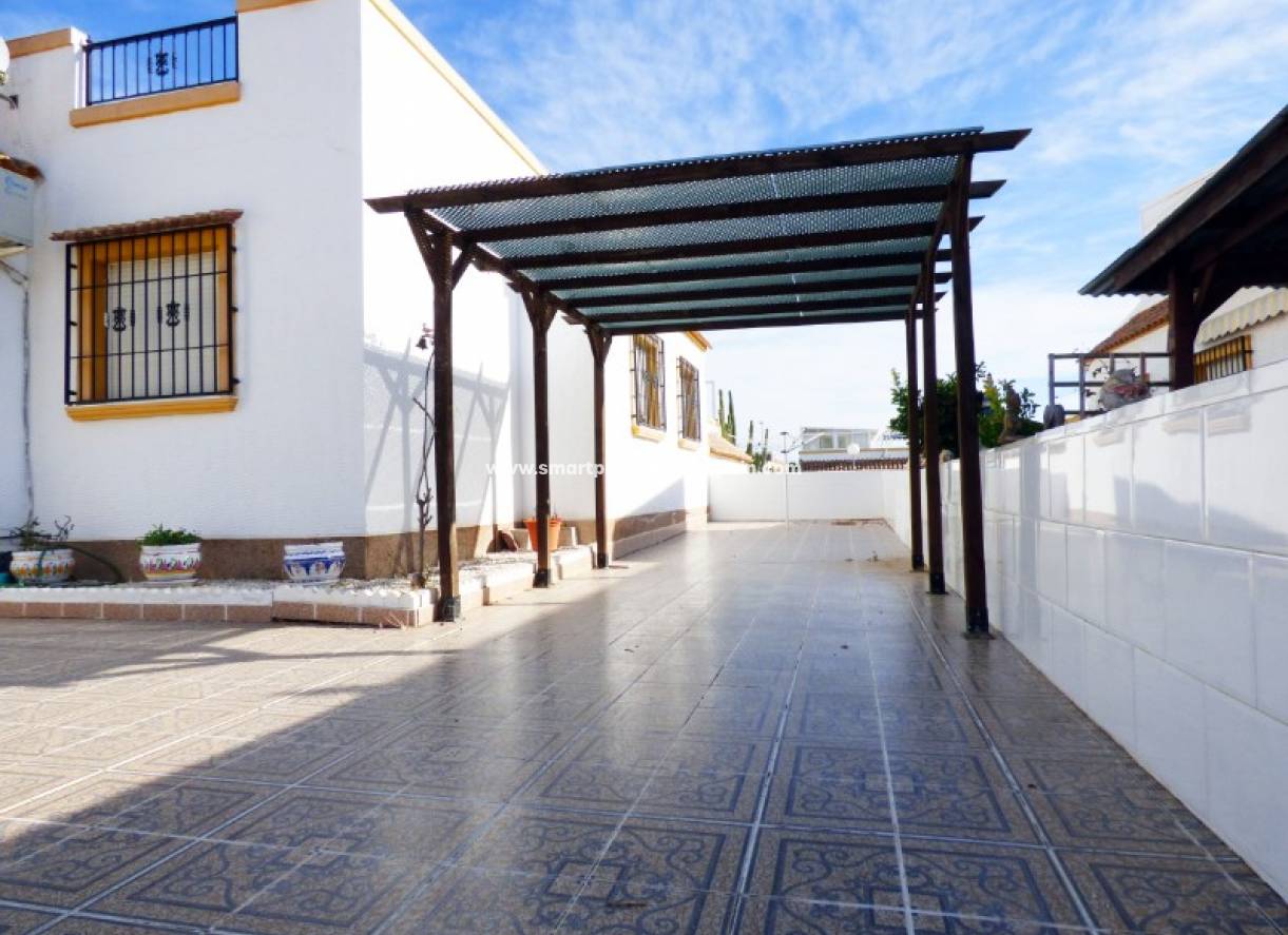 Wederverkoop - Semi Detached House - La Marina - Urbanización La Marina