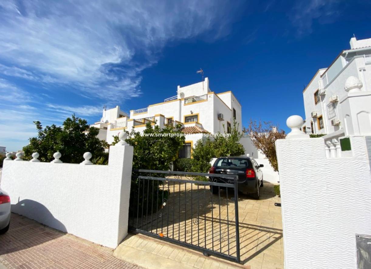 Wederverkoop - Semi Detached House - La Marina - Urbanización La Marina