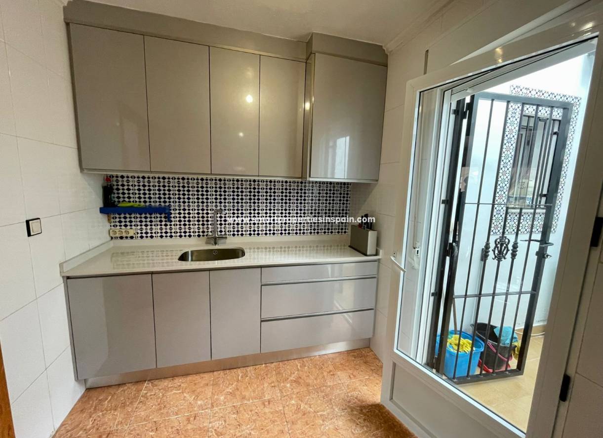 Wederverkoop - Semi Detached House - La Marina - Urbanización La Marina