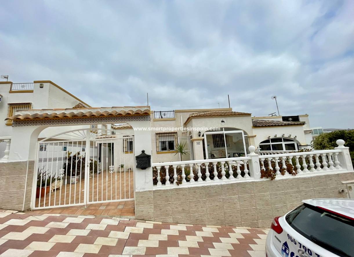 Wederverkoop - Semi Detached House - La Marina - Urbanización La Marina