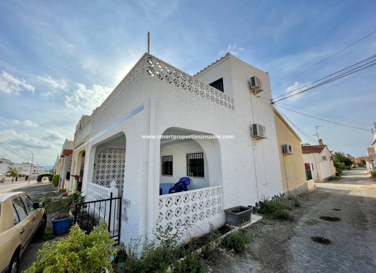 Wederverkoop - Semi Detached House - La Marina - Urbanización La Marina