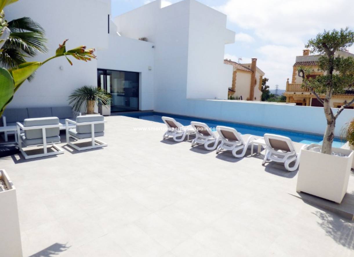 Wederverkoop - Semi Detached Villa - La Marina - Urbanización La Marina