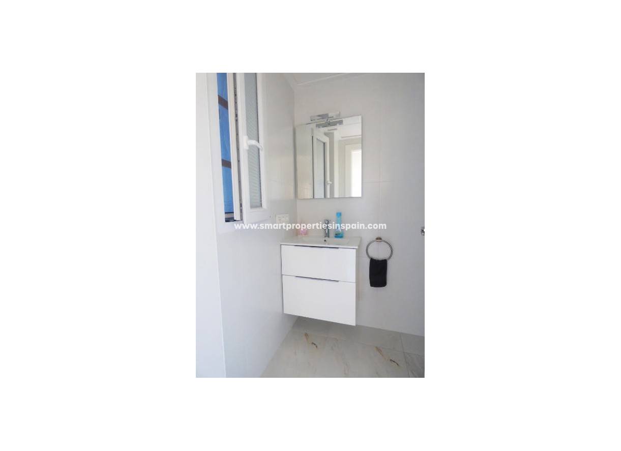 Wederverkoop - Semi Detached Villa - La Marina - Urbanización La Marina