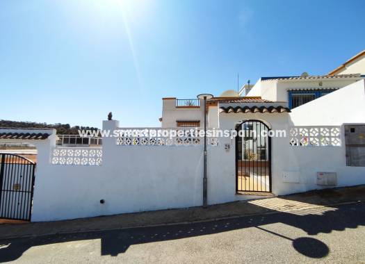 Wederverkoop - Semi Detached Villa - La Marina - Urbanización La Marina