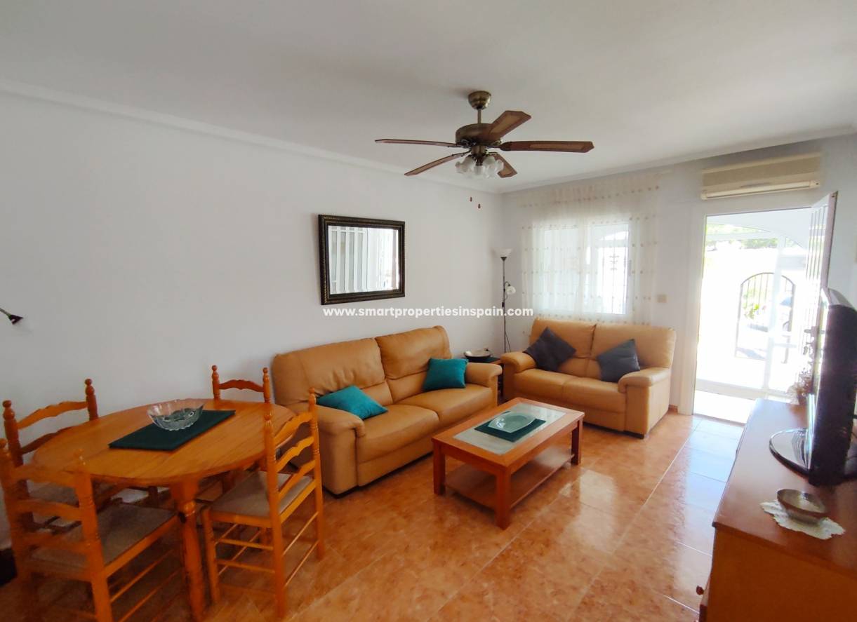 Wederverkoop - Semi Detached Villa - La Marina - Urbanización La Marina