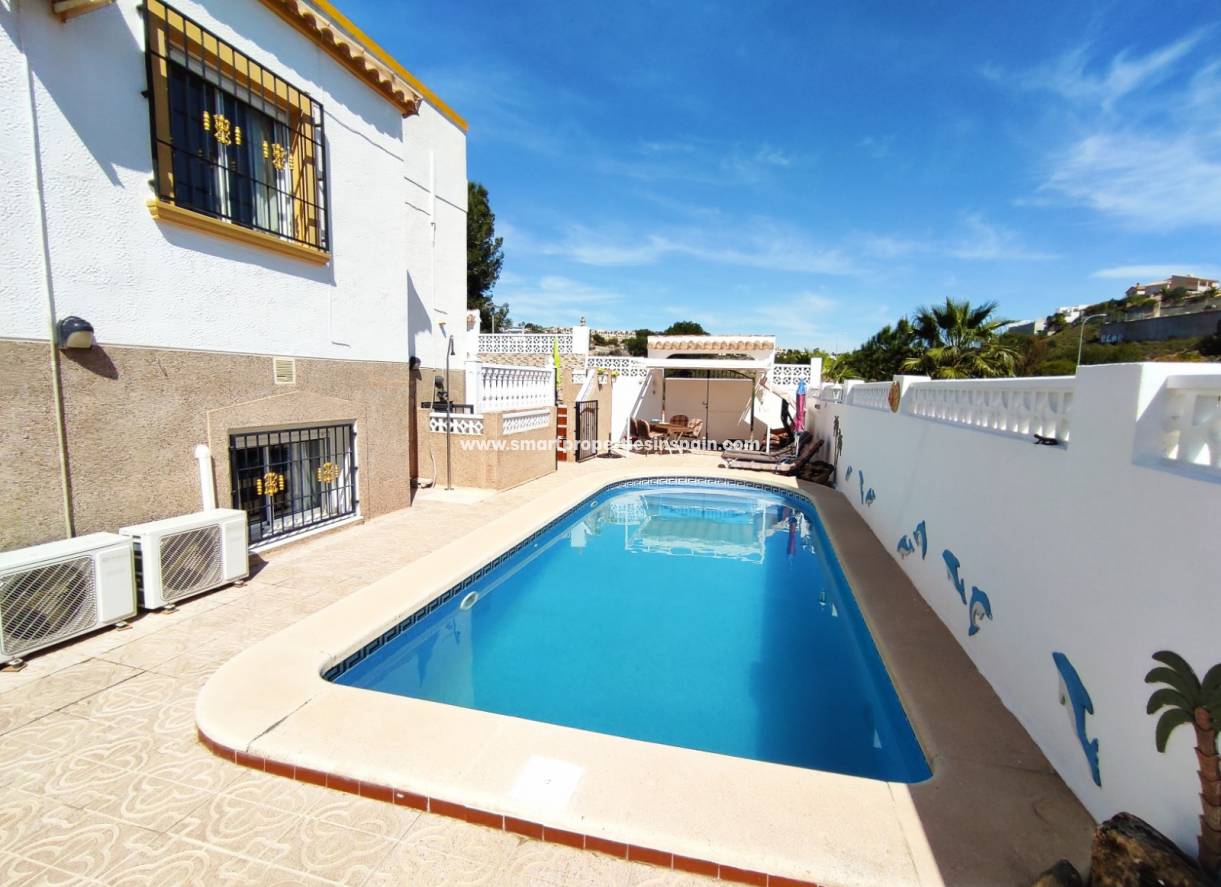 Wederverkoop - Semi Detached Villa - La Marina - Urbanización La Marina