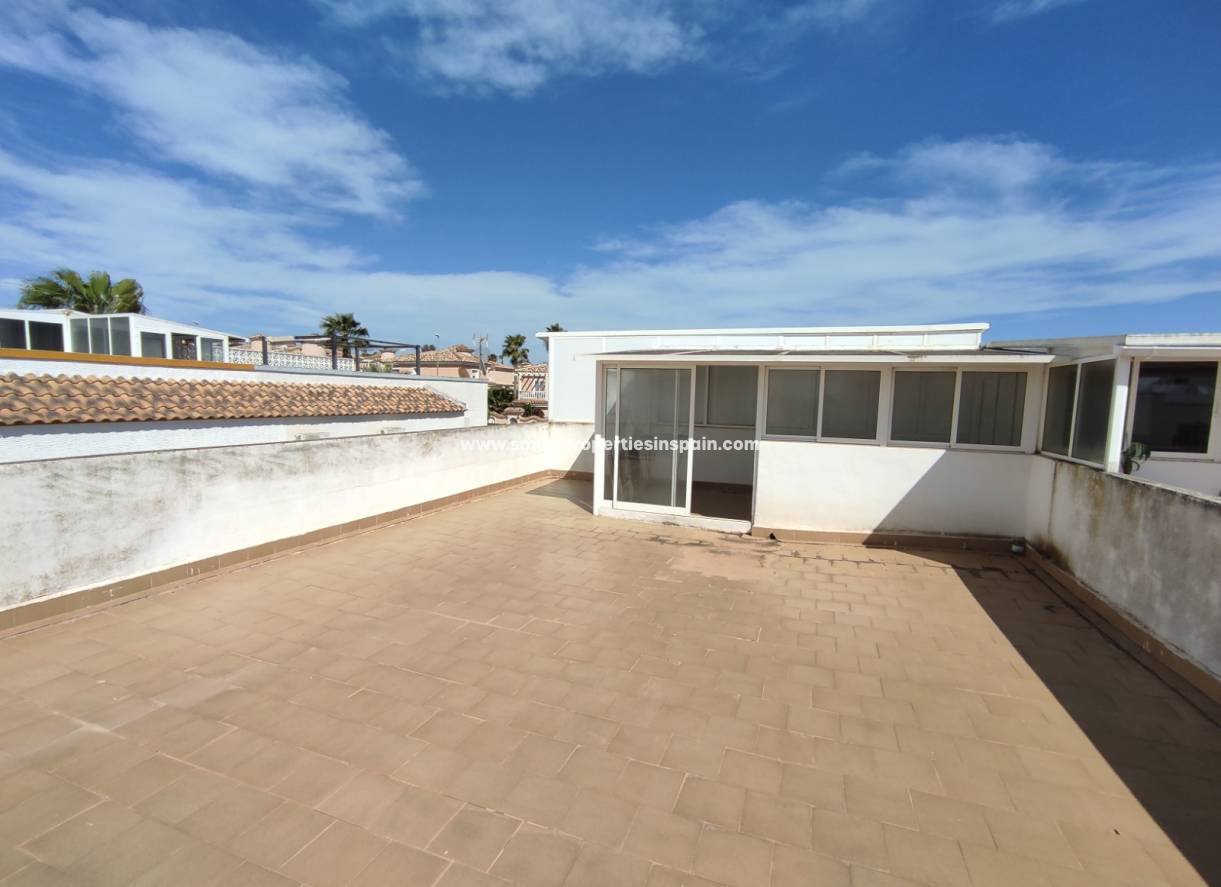 Wederverkoop - Semi Detached Villa - La Marina - Urbanización La Marina
