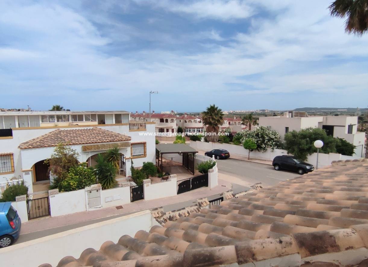 Wederverkoop - Semi Detached Villa - La Marina - Urbanización La Marina