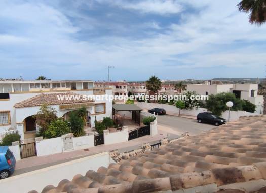 Wederverkoop - Semi Detached Villa - La Marina - Urbanización La Marina