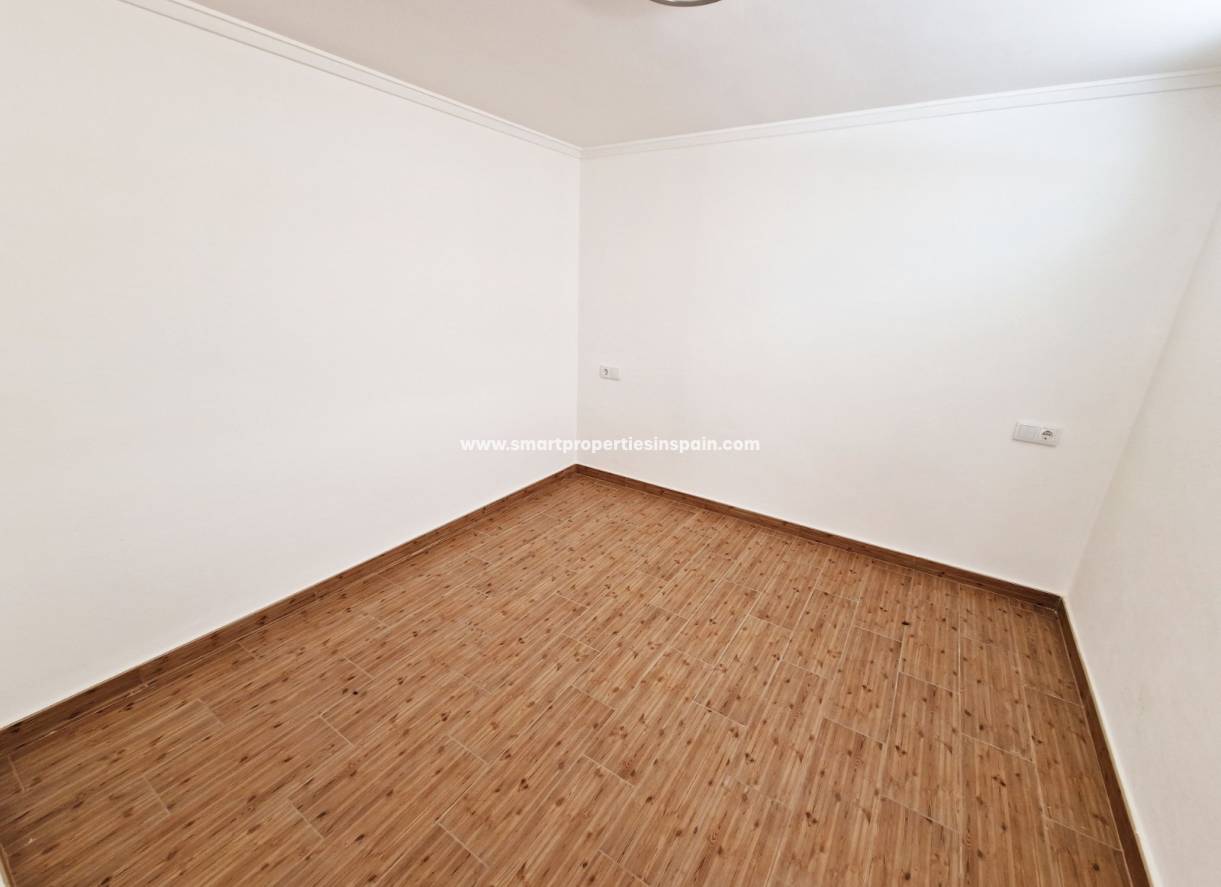 Wederverkoop - Semi Detached Villa - La Marina - Urbanización La Marina