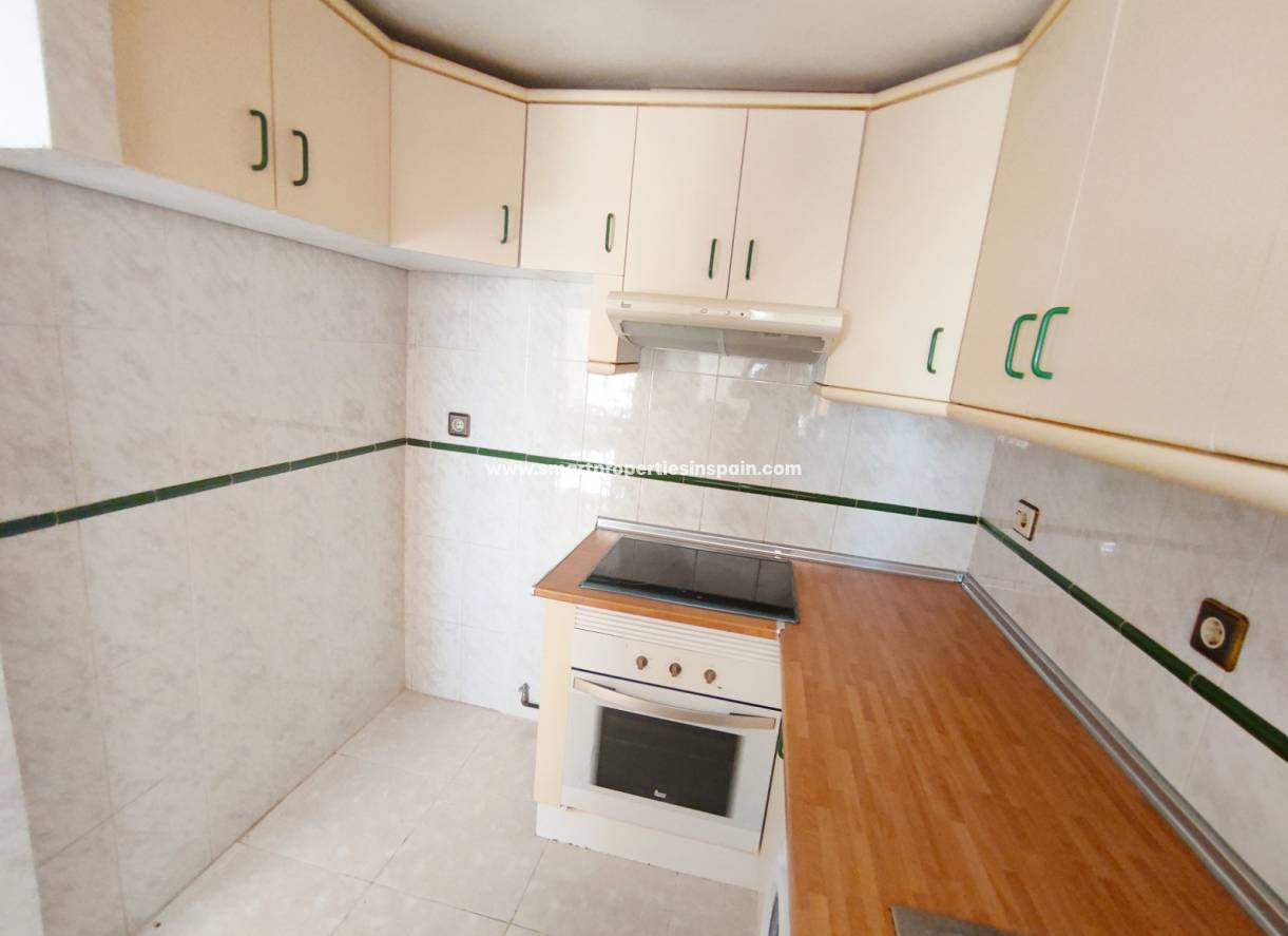 Wederverkoop - Semi Detached Villa - La Marina - Urbanización La Marina