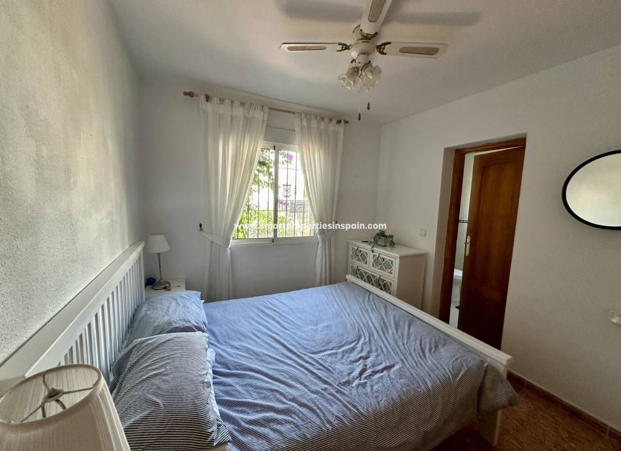 Wederverkoop - Semi Detached Villa - La Marina - Urbanización La Marina