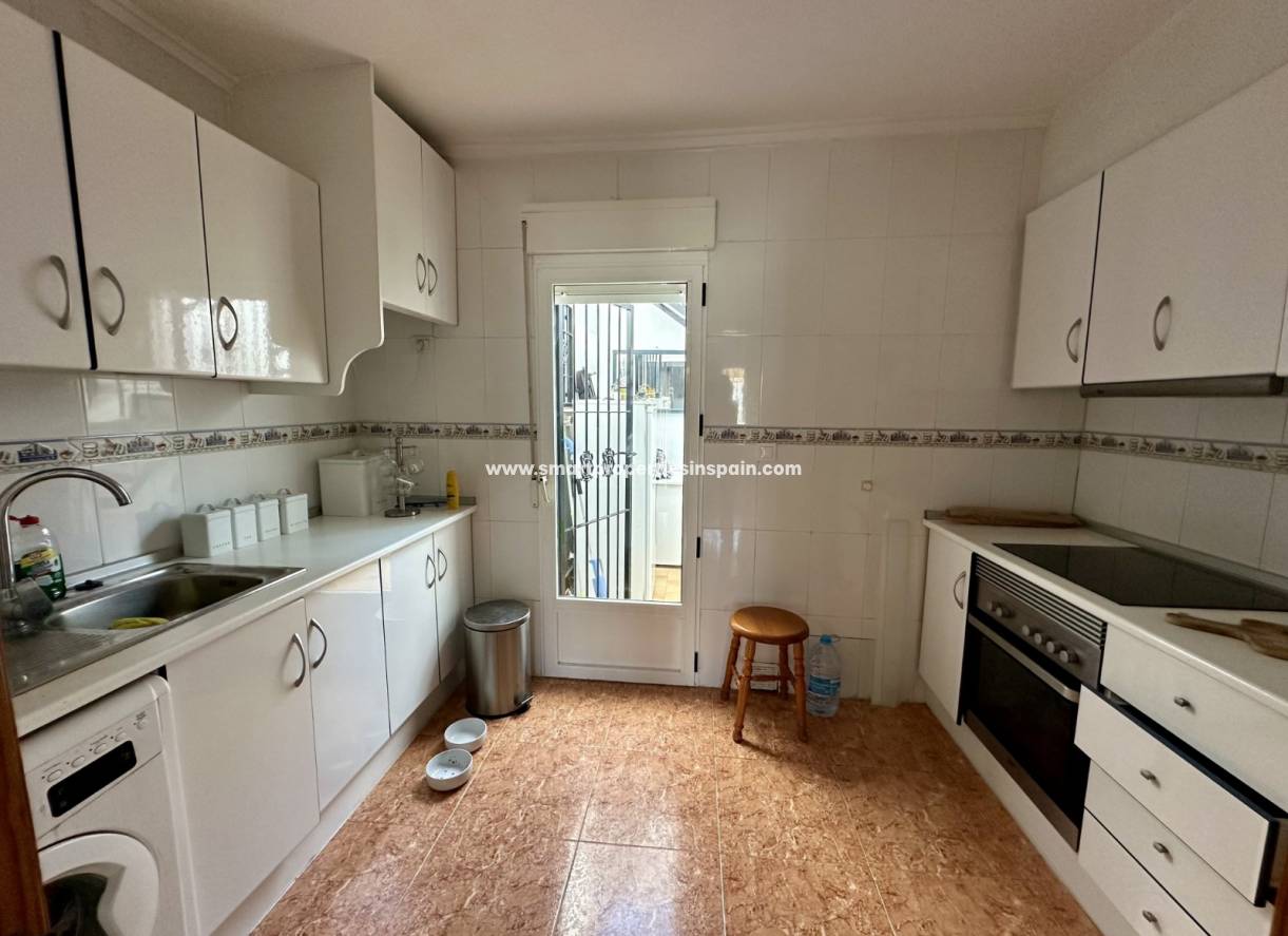 Wederverkoop - Semi Detached Villa - La Marina - Urbanización La Marina