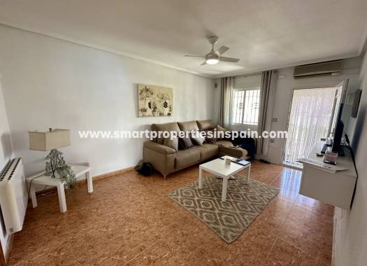 Wederverkoop - Semi Detached Villa - La Marina - Urbanización La Marina