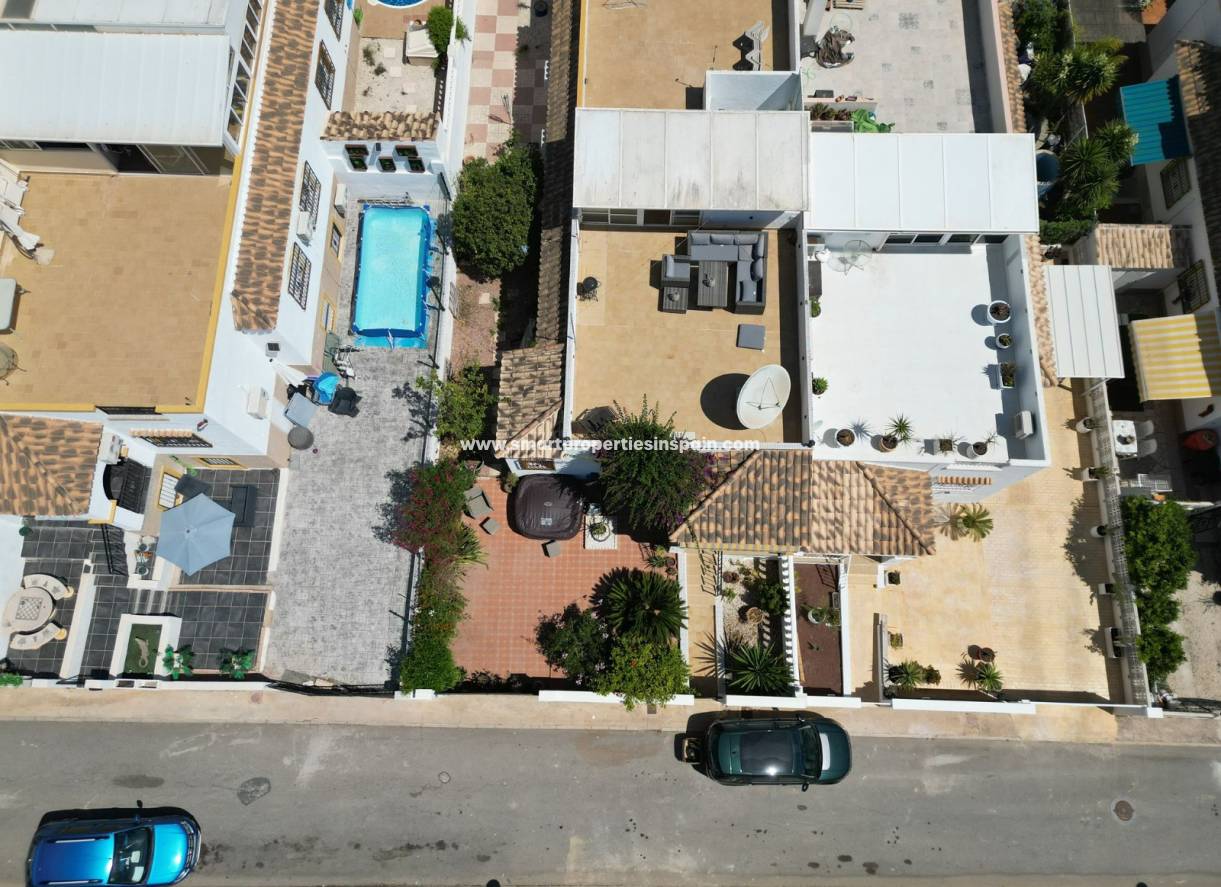 Wederverkoop - Semi Detached Villa - La Marina - Urbanización La Marina