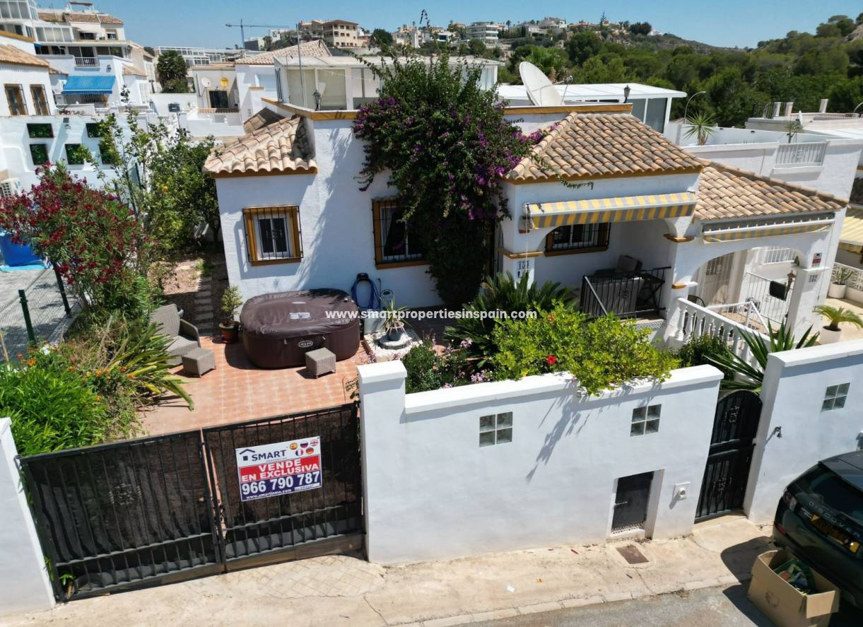 Wederverkoop - Semi Detached Villa - La Marina - Urbanización La Marina
