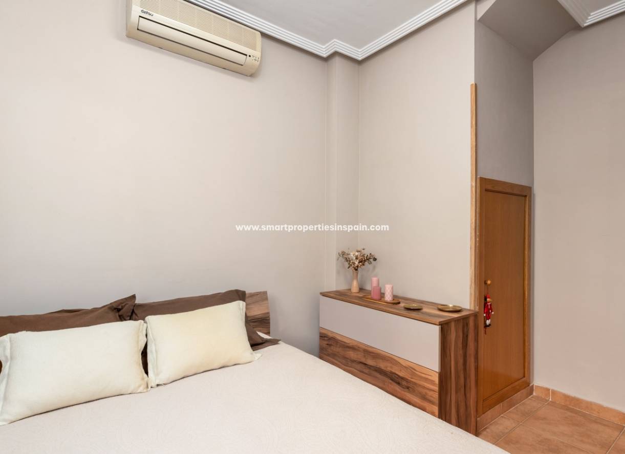 Wederverkoop - Semi Detached Villa - La Marina - Urbanización La Marina