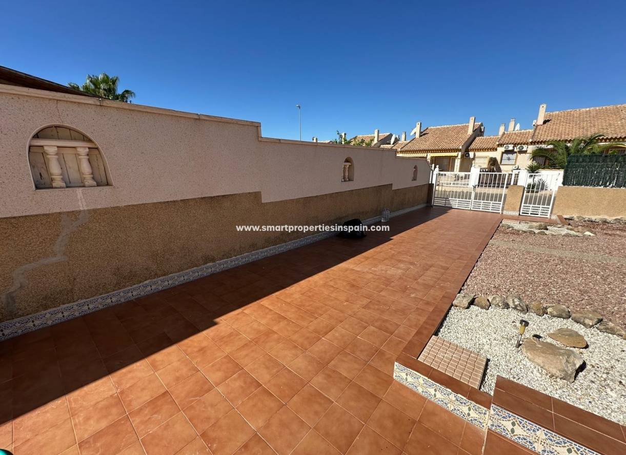Wederverkoop - Semi Detached Villa - La Marina - Urbanización La Marina