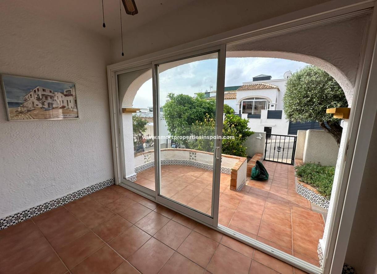 Wederverkoop - Semi Detached Villa - La Marina - Urbanización La Marina