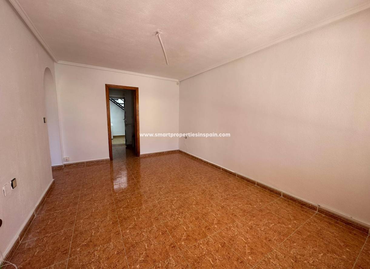 Wederverkoop - Semi Detached Villa - La Marina - Urbanización La Marina
