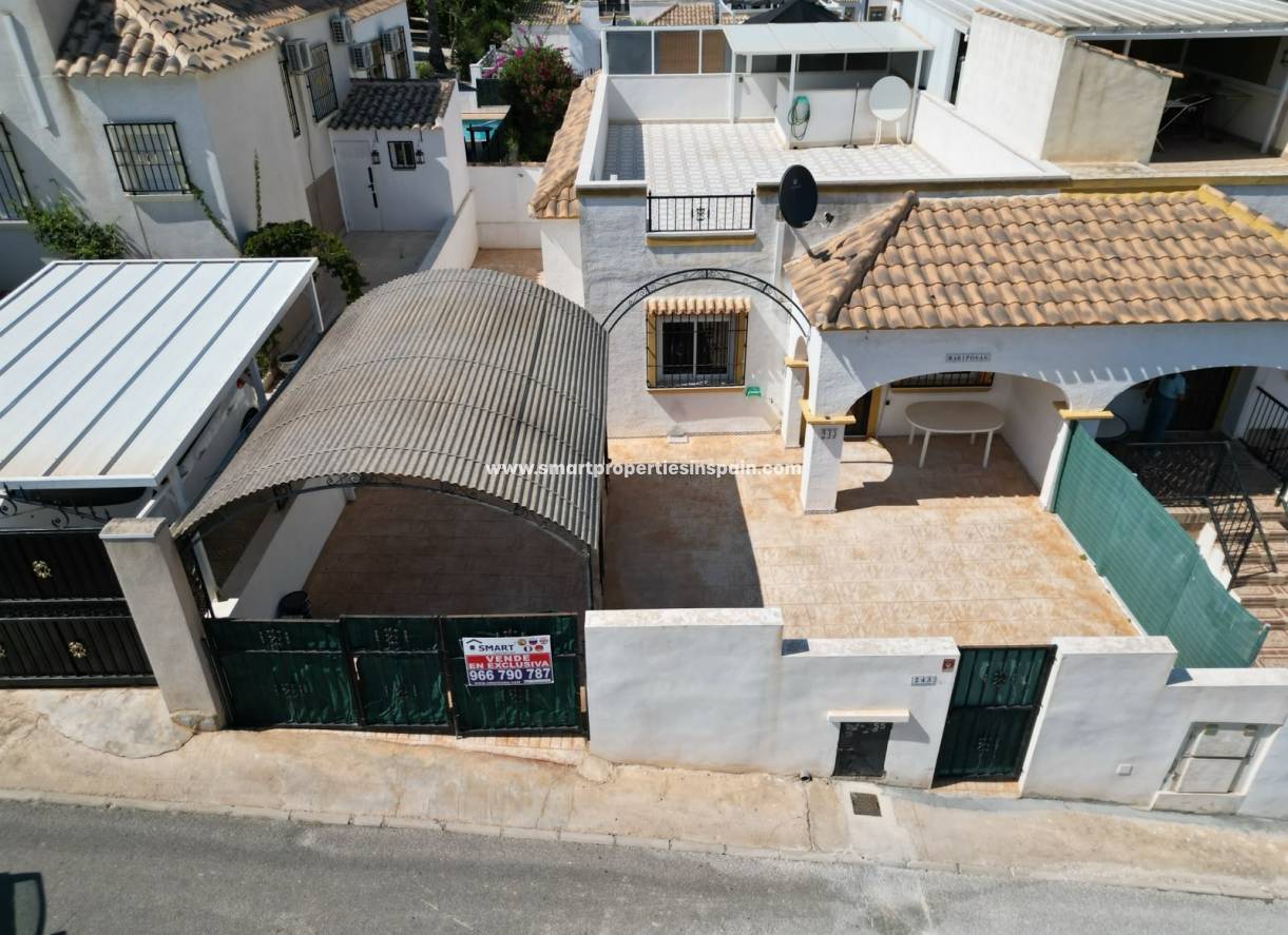 Wederverkoop - Semi Detached Villa - La Marina - Urbanización La Marina