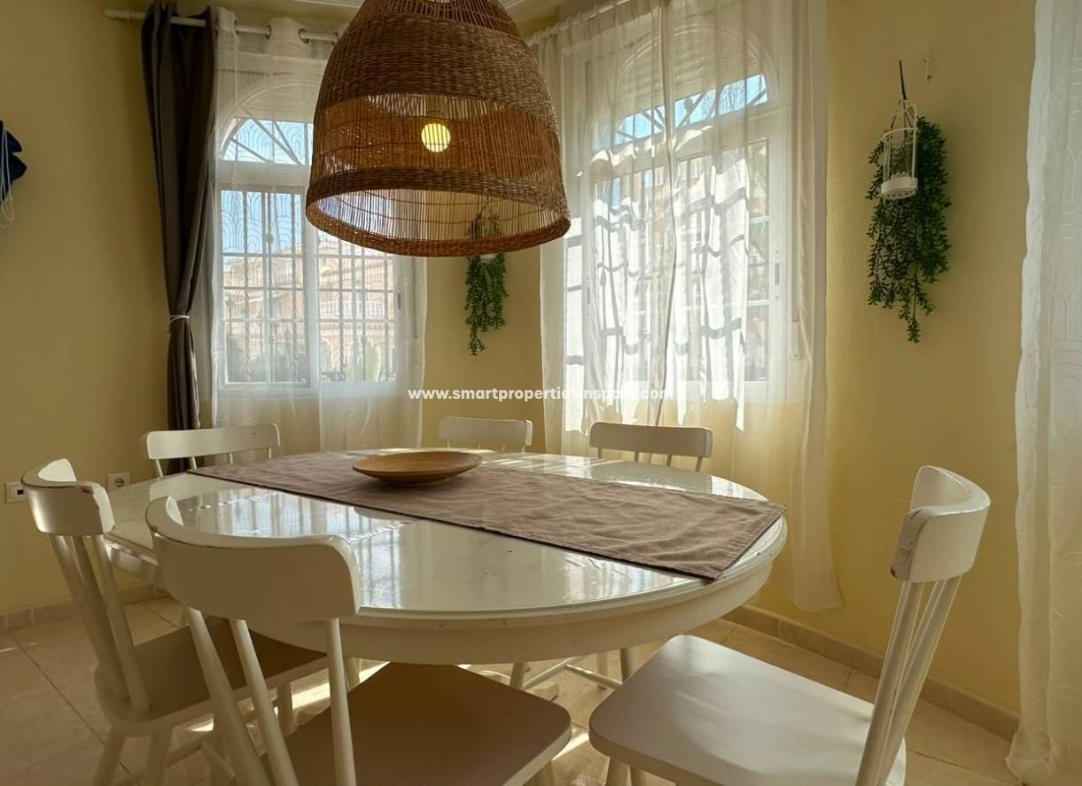 Wederverkoop - Semi Detached Villa - La Marina - Urbanización La Marina