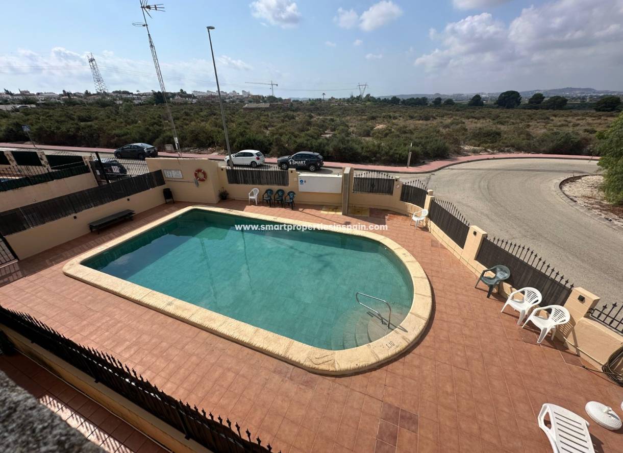 Wederverkoop - Semi Detached Villa - La Marina - Urbanización La Marina