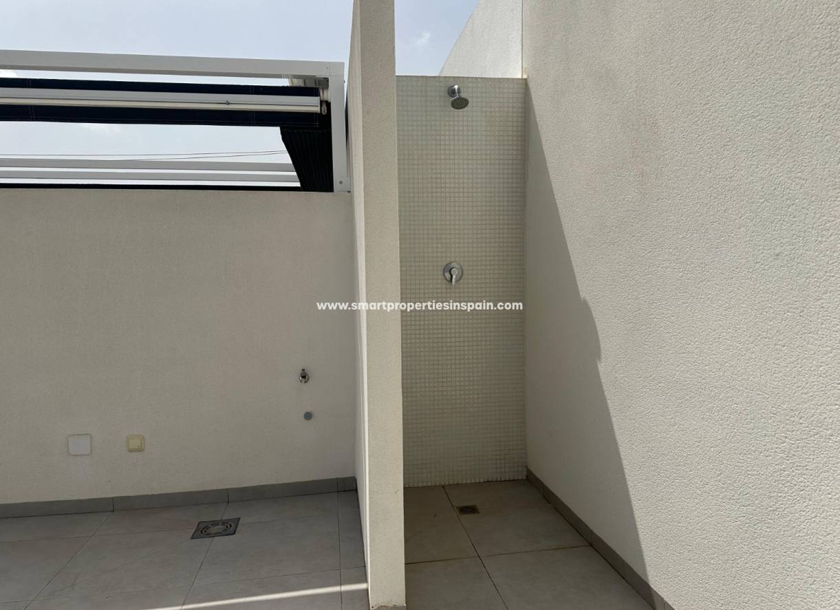 Wederverkoop - Semi Detached Villa - La Marina - Urbanización La Marina