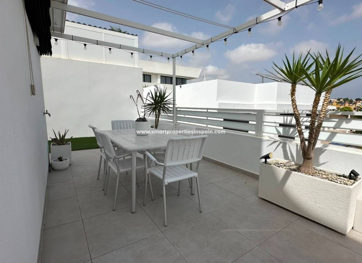 Wederverkoop - Semi Detached Villa - La Marina - Urbanización La Marina