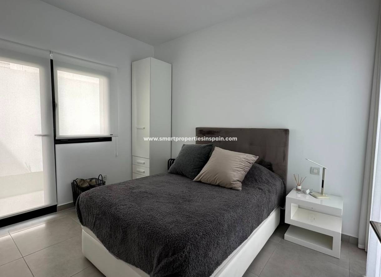 Wederverkoop - Semi Detached Villa - La Marina - Urbanización La Marina