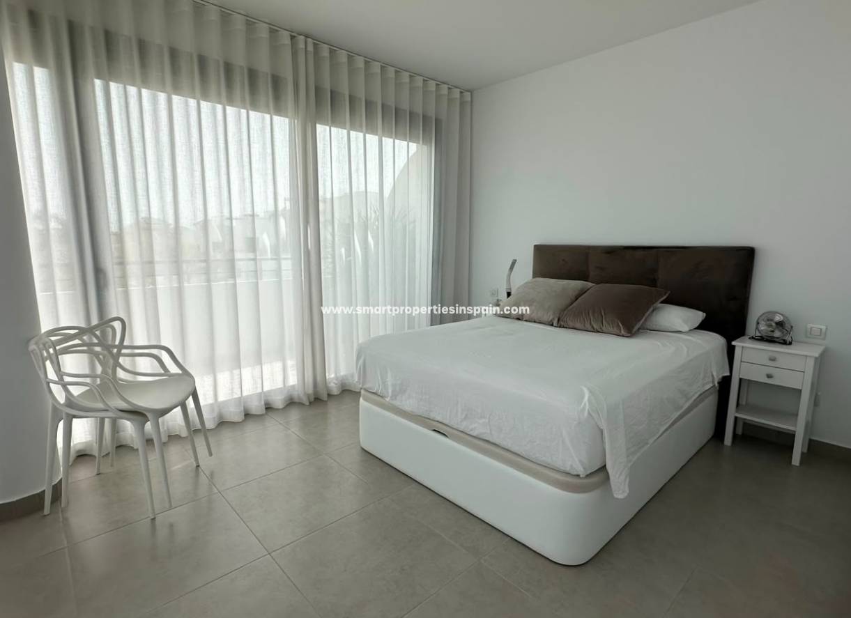 Wederverkoop - Semi Detached Villa - La Marina - Urbanización La Marina