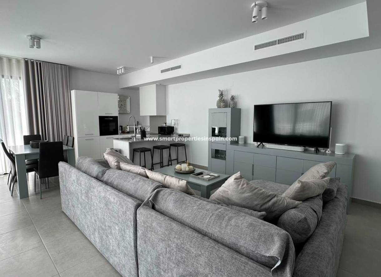 Wederverkoop - Semi Detached Villa - La Marina - Urbanización La Marina