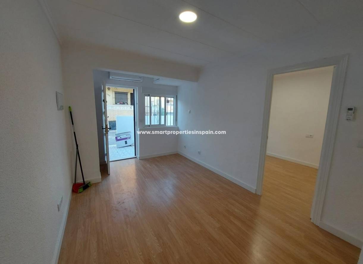 Wederverkoop - Townhouse - La Marina - Urbanización La Marina