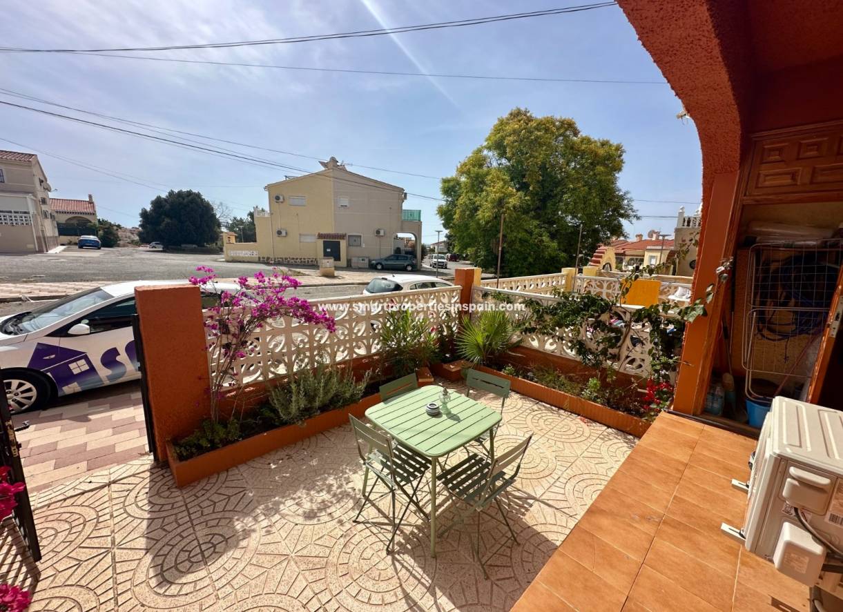 Wederverkoop - Townhouse - La Marina - Urbanización La Marina
