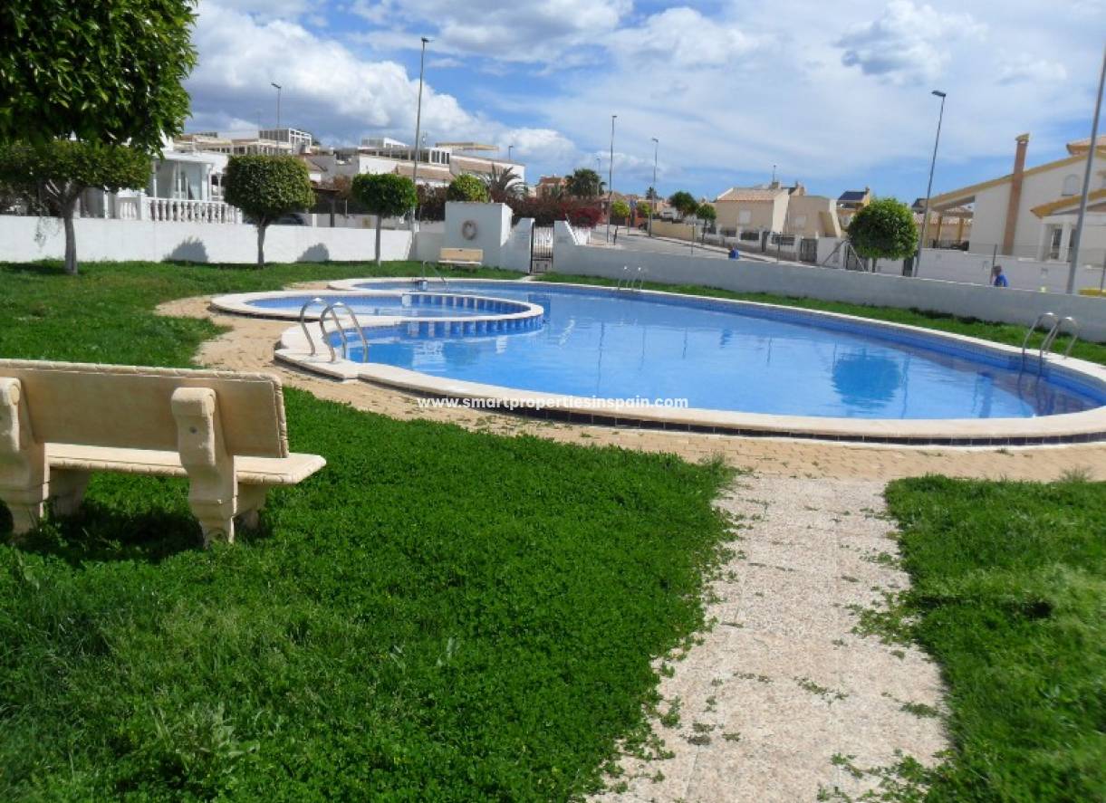 Wiederverkauf - Doppelhaushalfte - La Marina - Urbanización La Marina