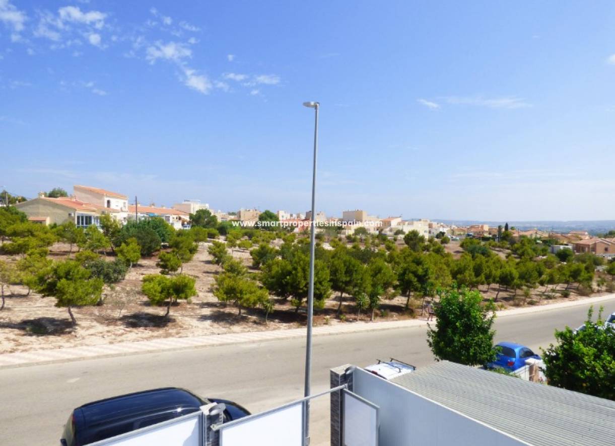 Wiederverkauf - Doppelhaushalfte - La Marina - Urbanización La Marina