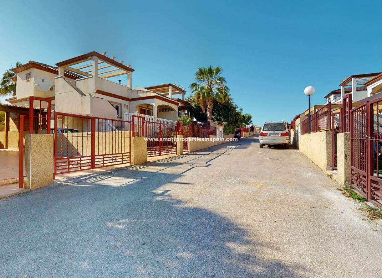 Wiederverkauf - Doppelhaushalfte - La Marina - Urbanización La Marina