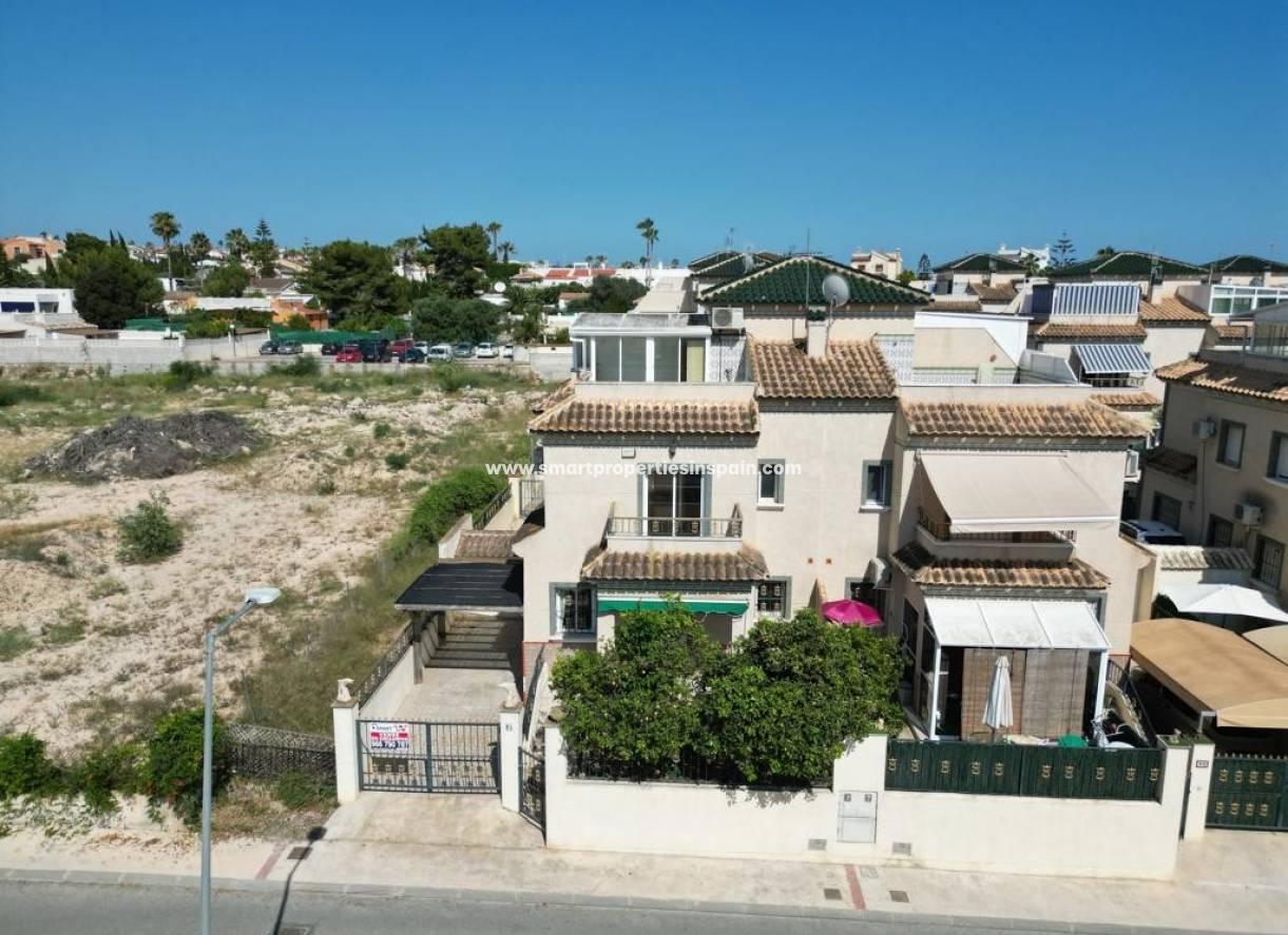 Wiederverkauf - Doppelhaushalfte - La Marina - Urbanizacion la marina
