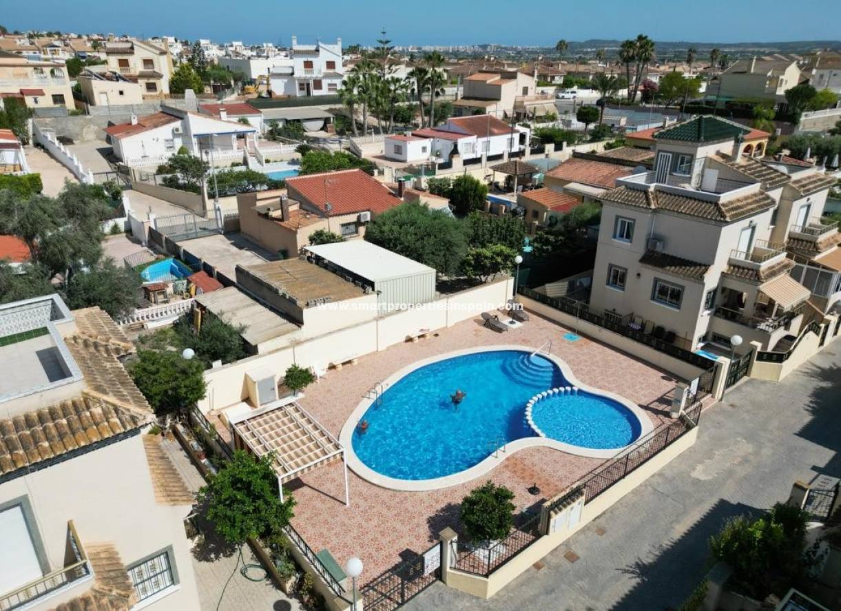 Wiederverkauf - Doppelhaushalfte - La Marina - Urbanizacion la marina